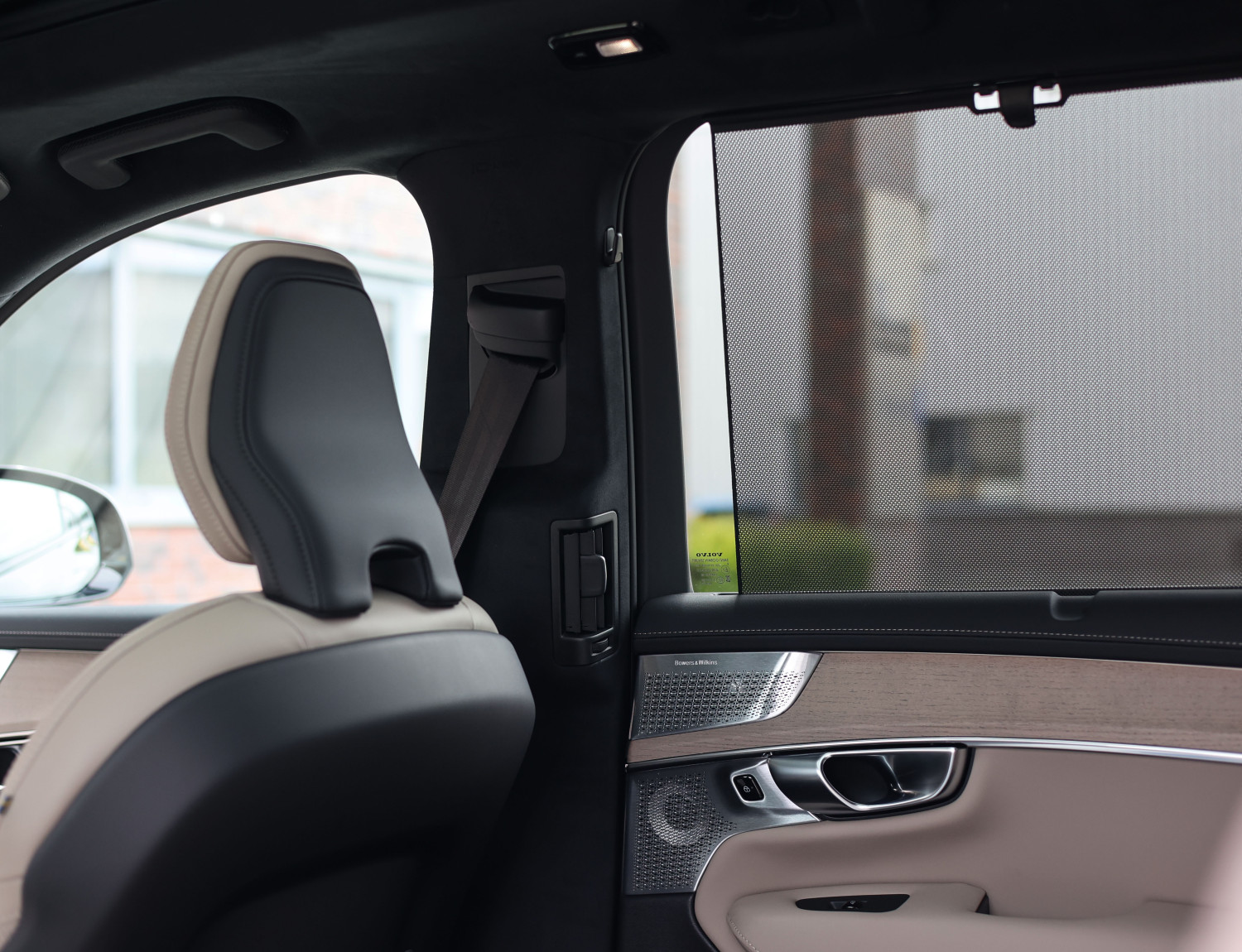 Volvo XC90 T8 AWD Ultra Dark