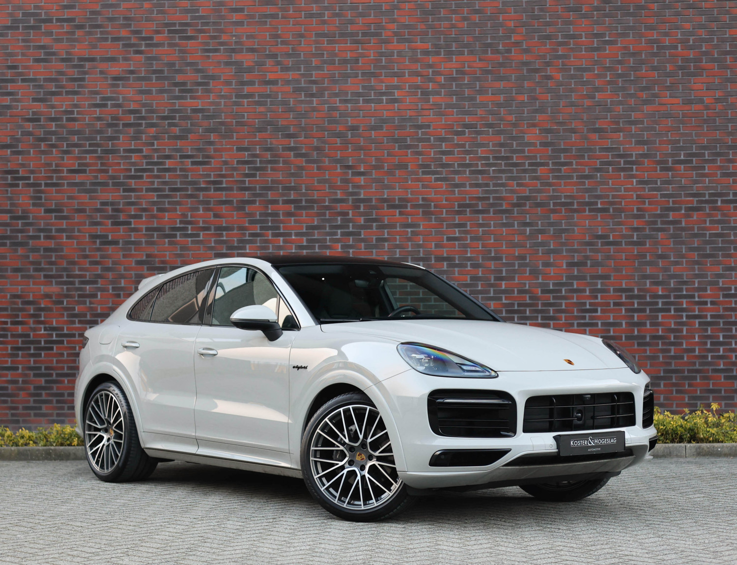 Porsche Cayenne Coupé E-Hybrid Platinum Edition