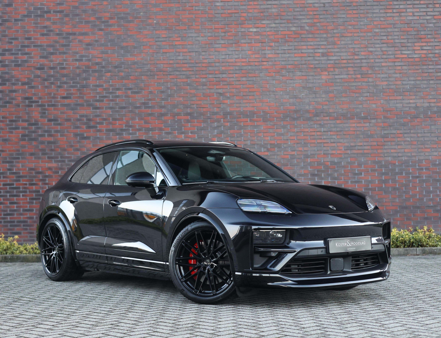 Porsche Macan Turbo Electric 100 kWh