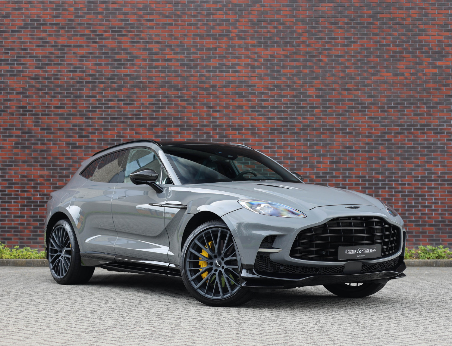 Aston Martin Dbx 4.0 V8 707