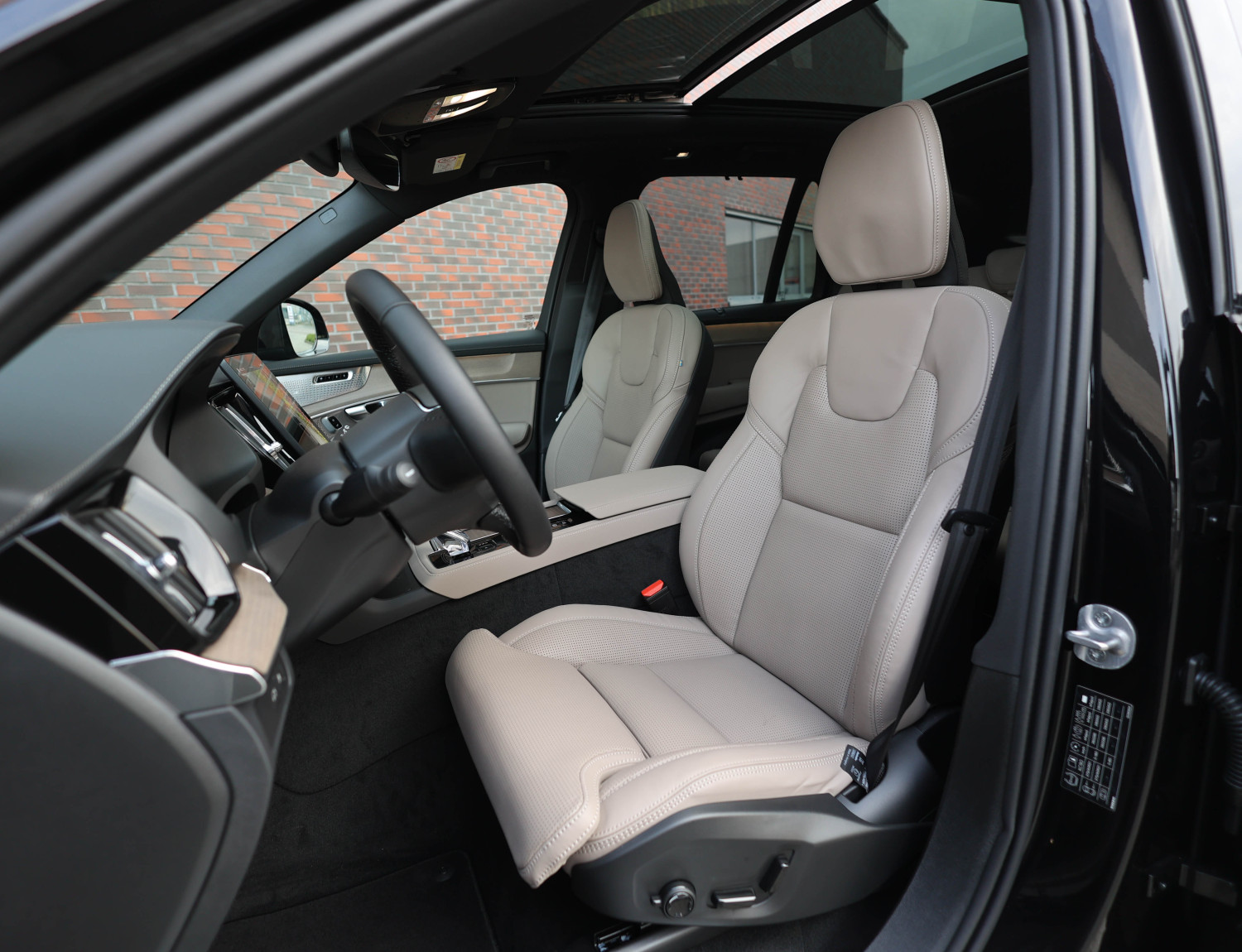 Volvo XC90 T8 Plug-in hybrid AWD Ultra Dark