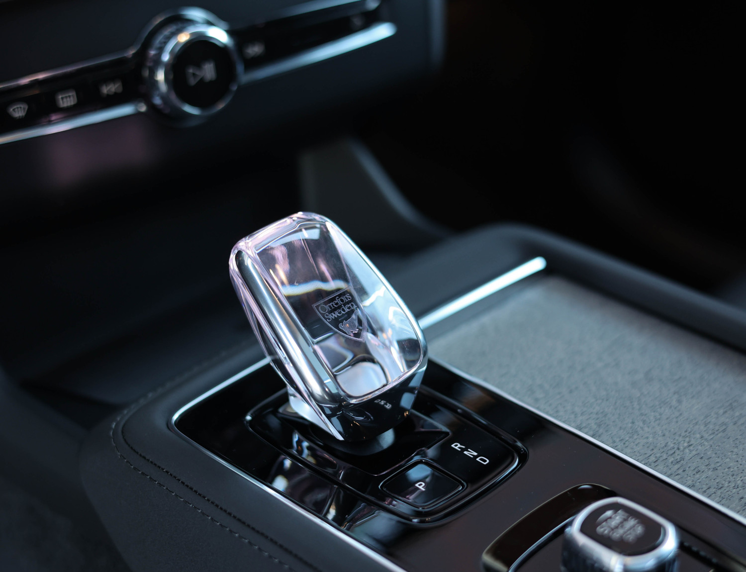 Volvo XC90 T8 AWD Ultra Dark