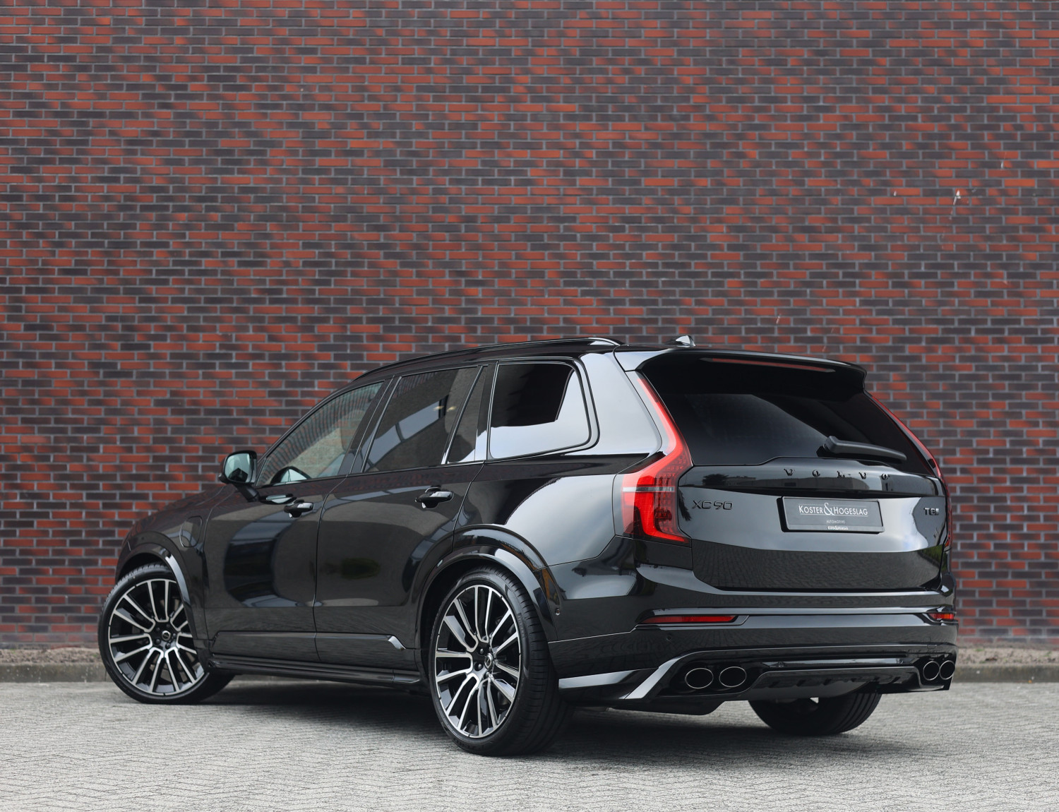 Volvo XC90 T8 AWD Ultra Black Edition