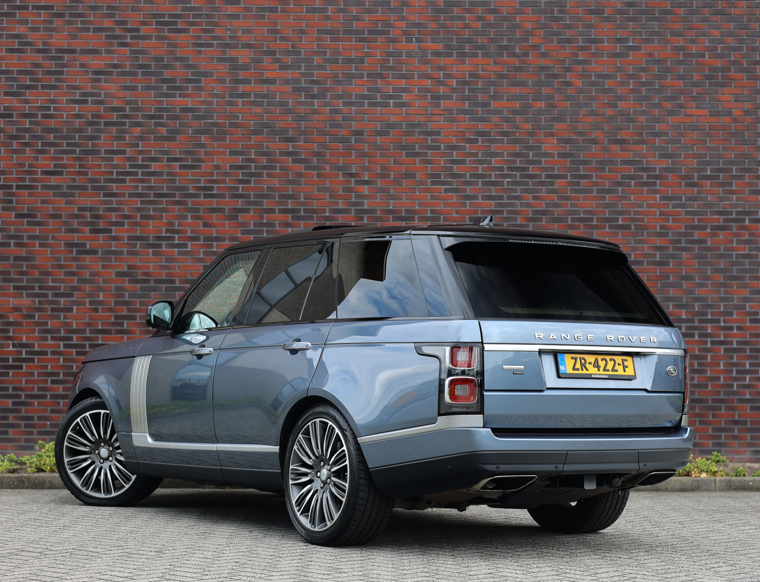Land Rover Range Rover P400e Autobiography