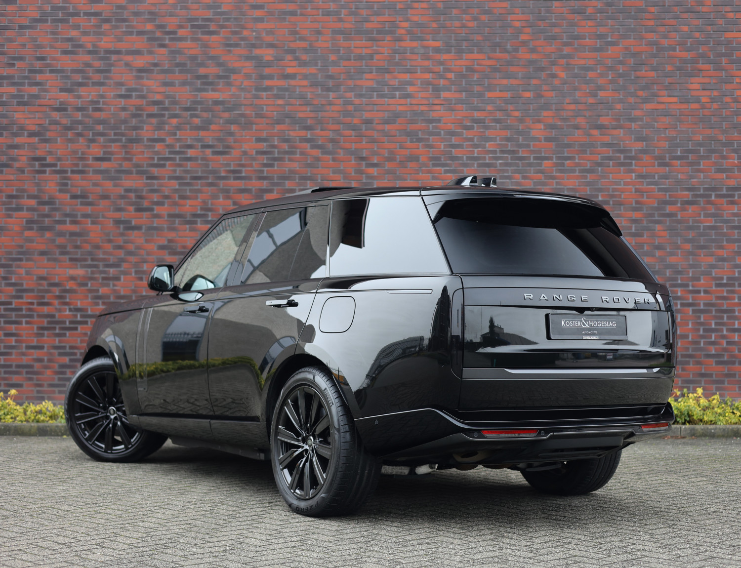 Land Rover Range Rover P550e Autobiography