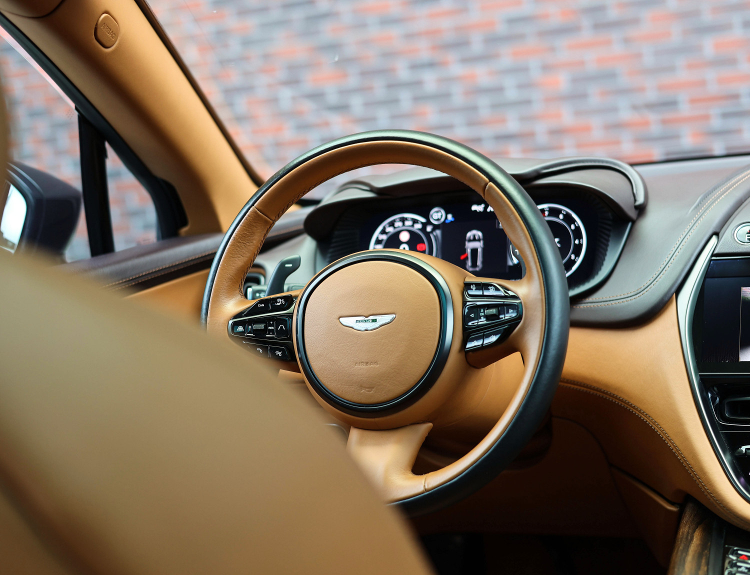 Aston Martin Dbx 4.0 V8