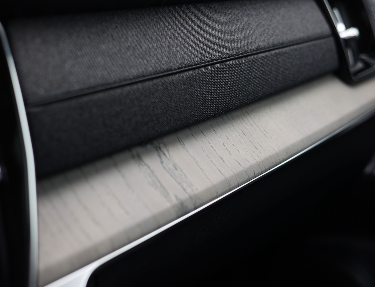Volvo XC90 T8 AWD Ultra Dark