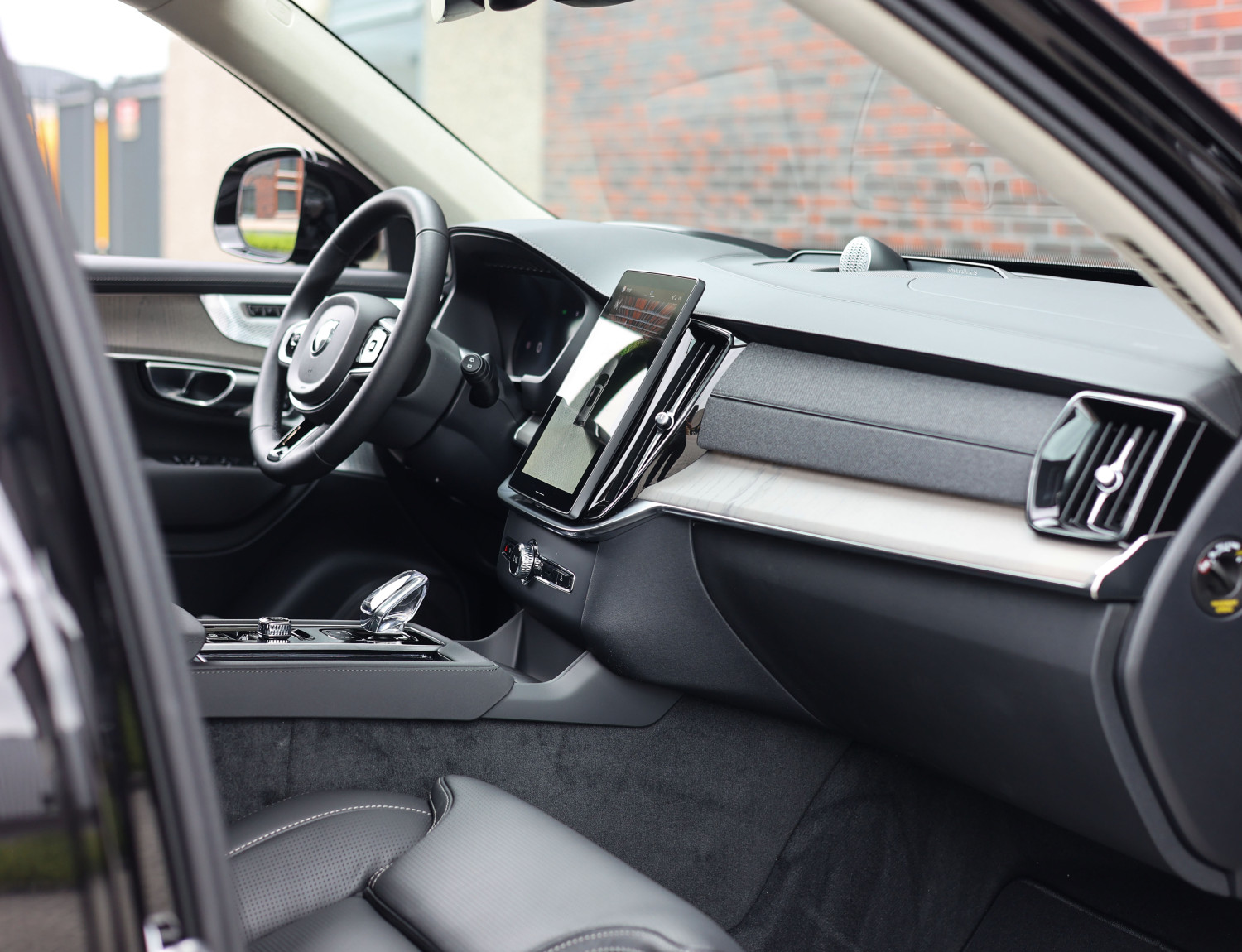 Volvo XC90 T8 AWD Ultra Dark
