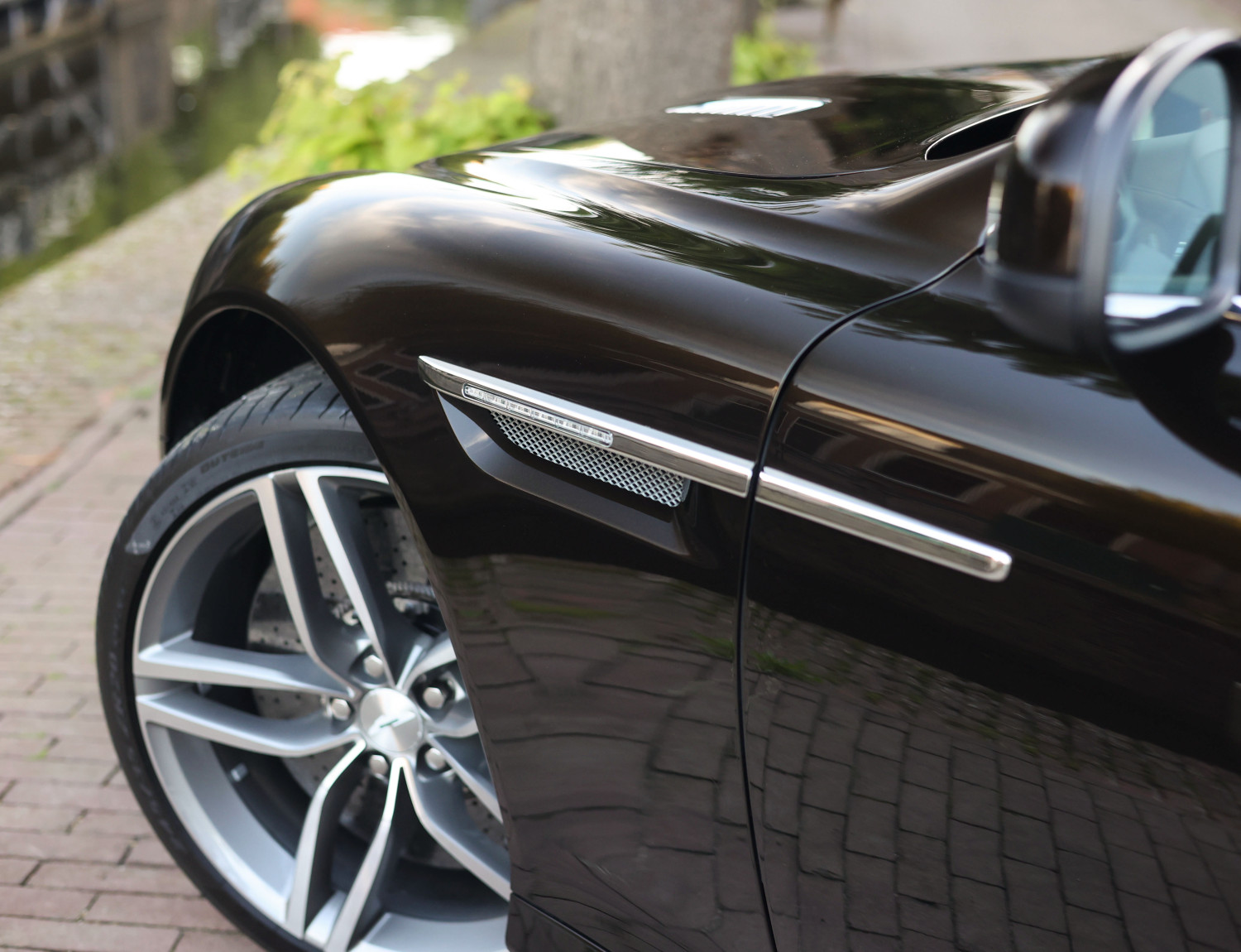 Aston Martin DB9 5.9 V12 Touchtronic