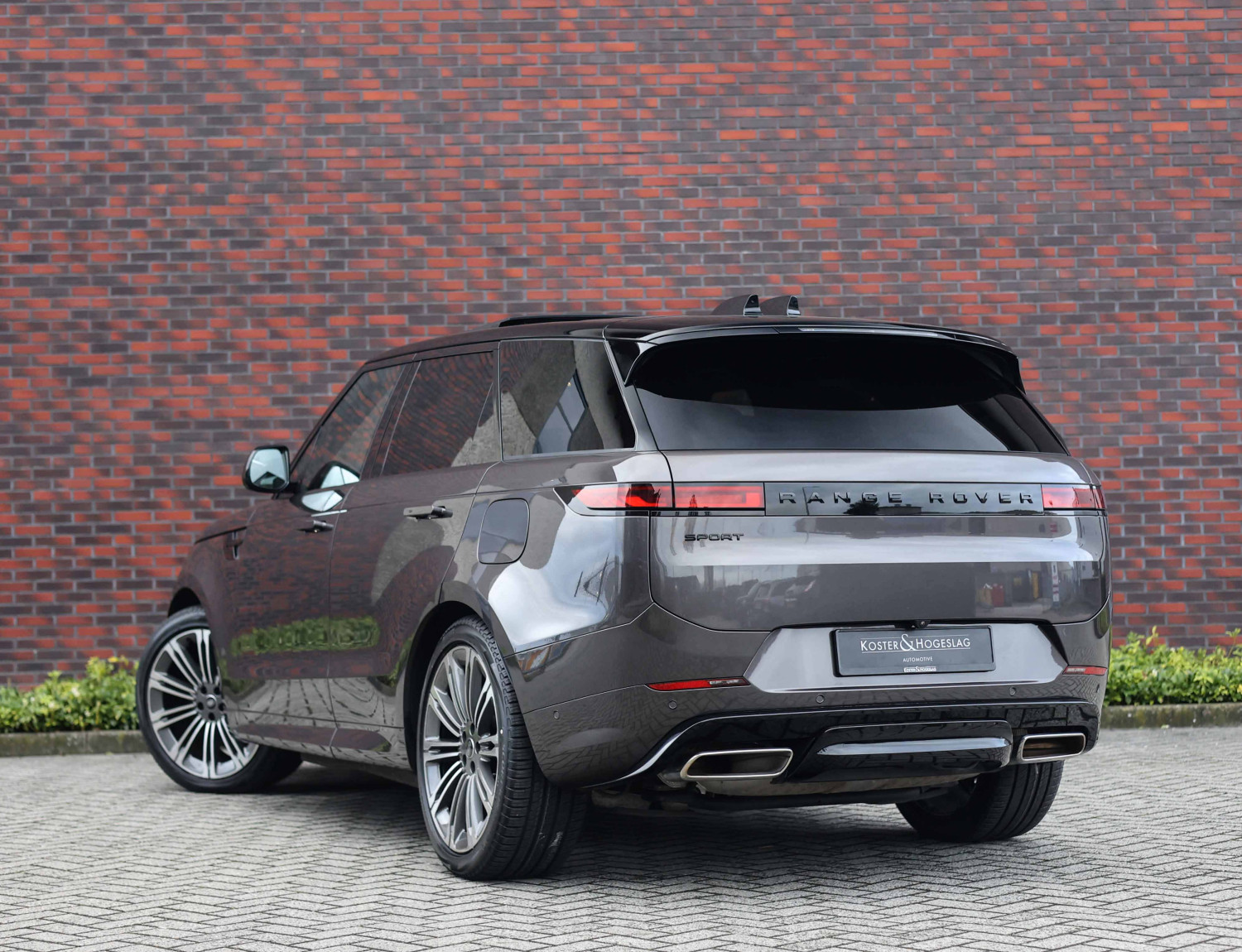 Land Rover Range Rover Sport P550e Autobiography