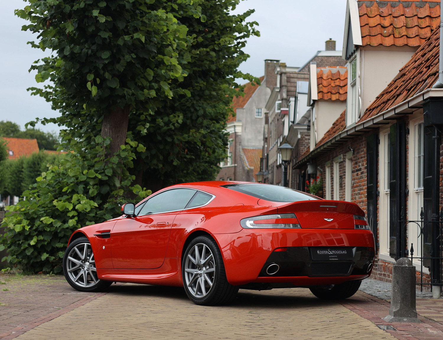 Aston Martin Vantage 4.7 V8