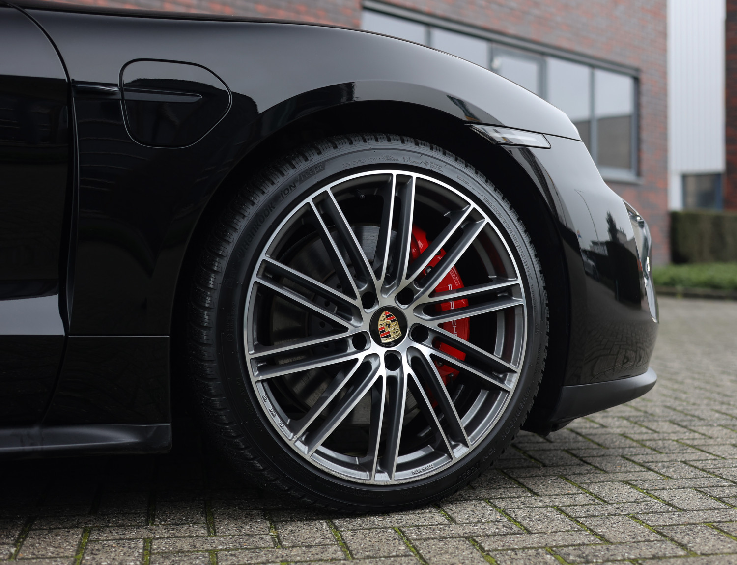 Porsche Taycan GTS 93 kWh
