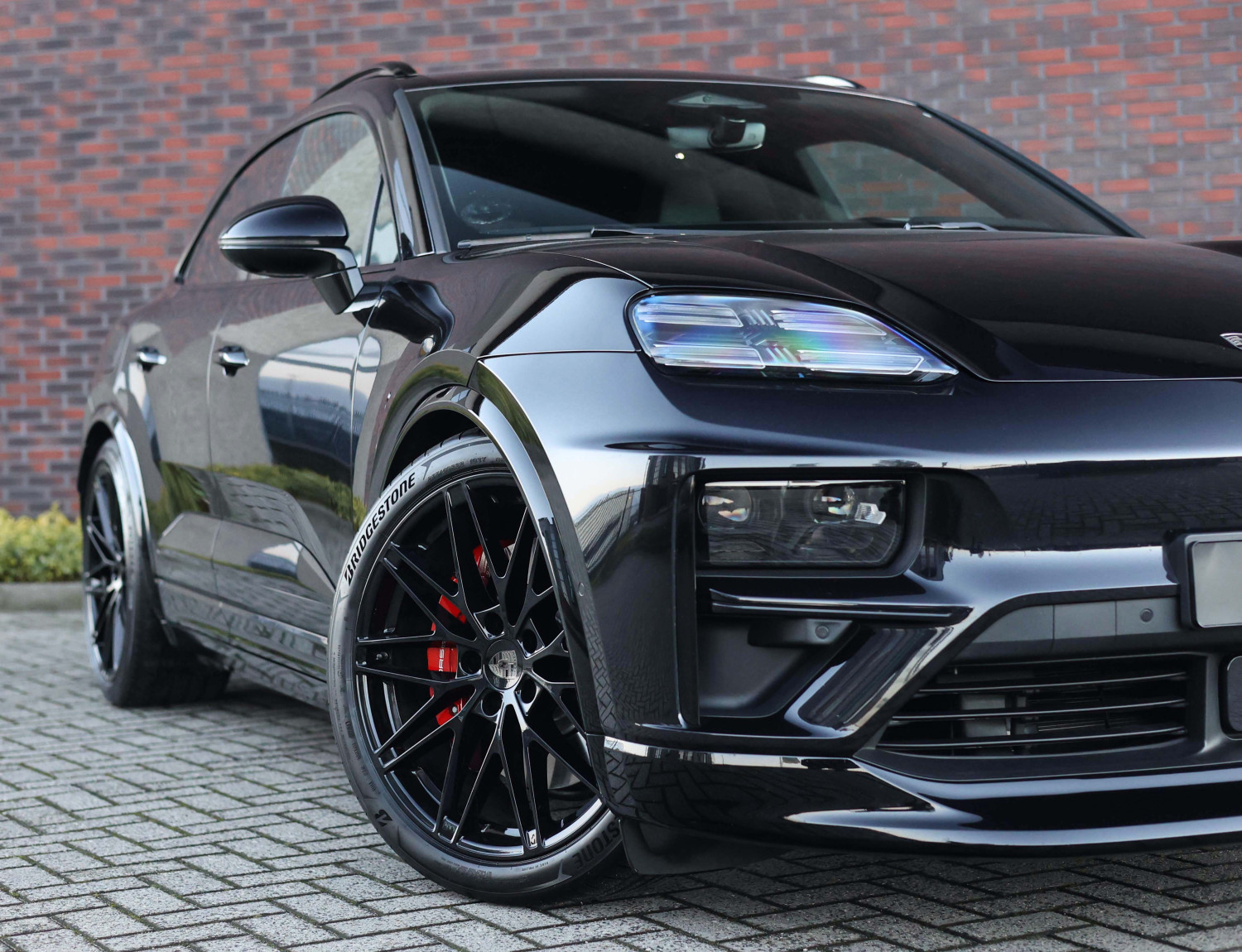 Porsche Macan Turbo Electric 100 kWh