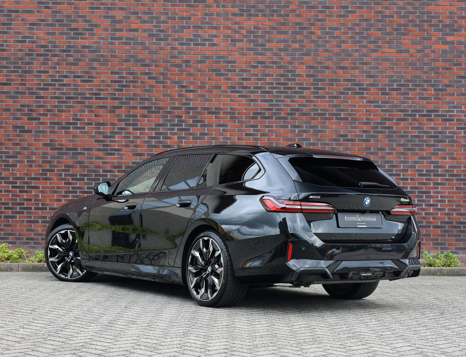 BMW 5 Serie Touring 550e xDrive