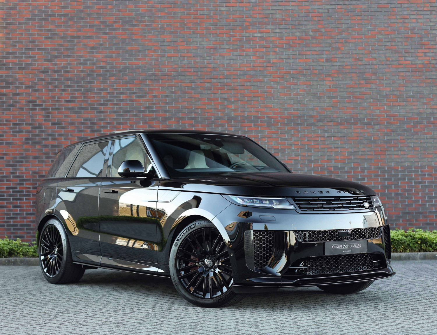 Land Rover Range Rover Sport P635 SV Edition One