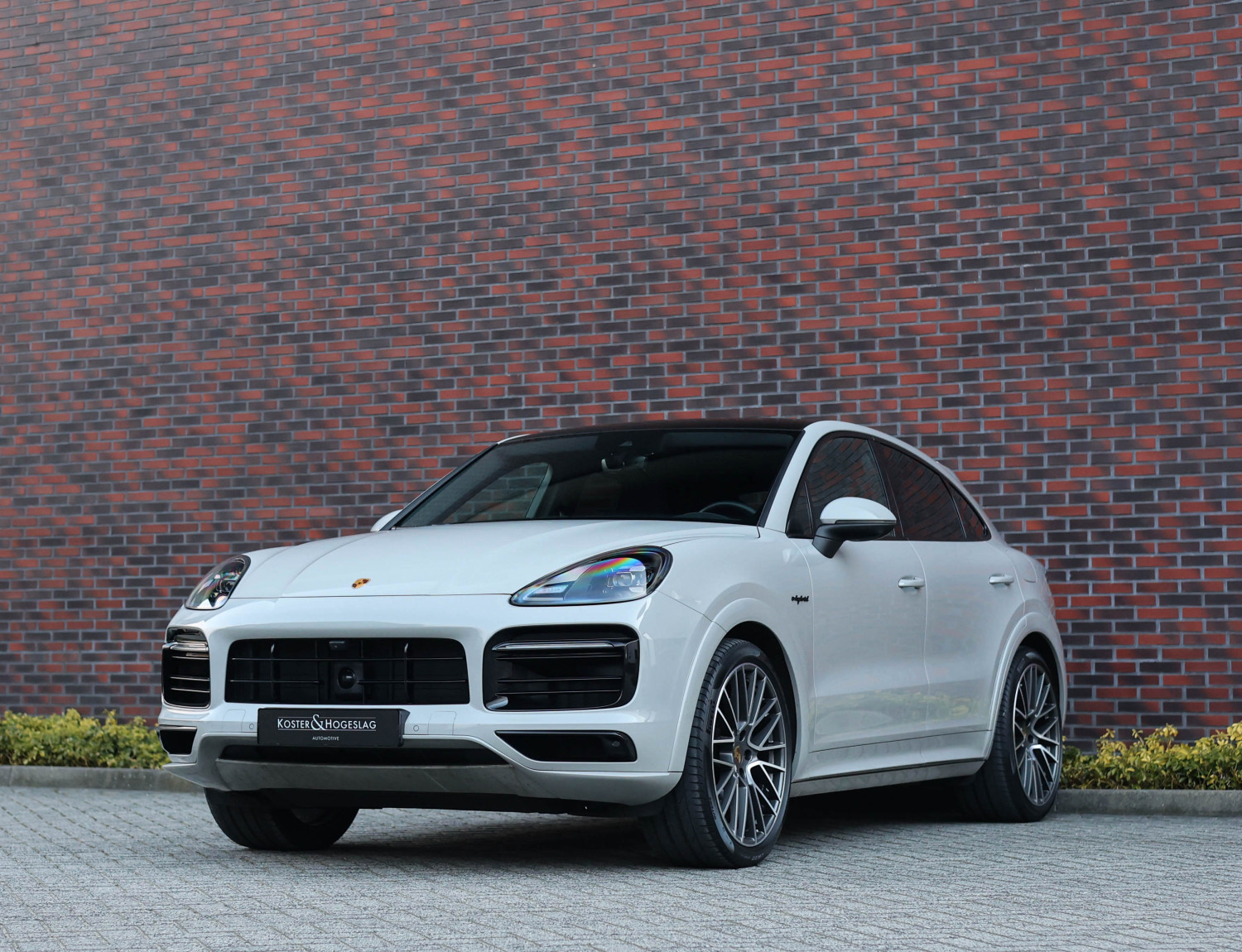Porsche Cayenne Coupé E-Hybrid Platinum Edition