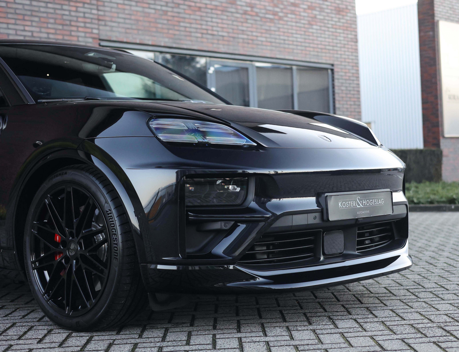 Porsche Macan Turbo Electric 100 kWh