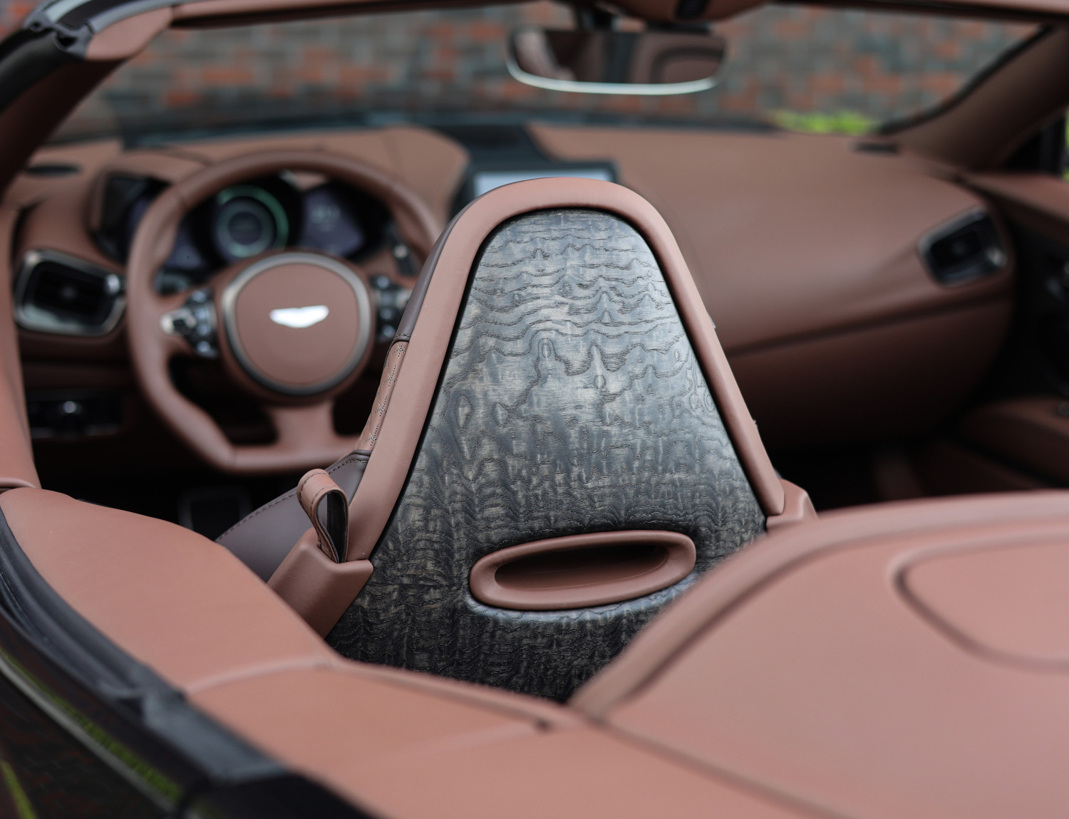 Aston Martin DBS Volante 5.2 V12