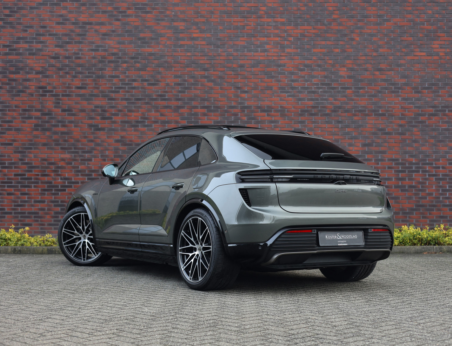 Porsche Macan Turbo Electric 100 kWh