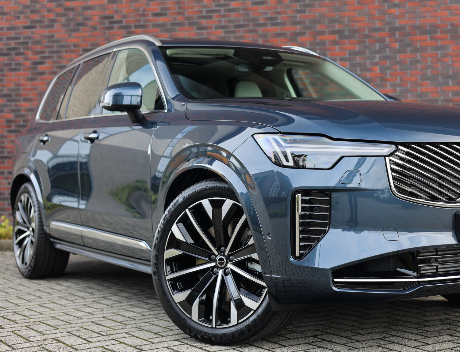 Volvo XC90 T8 AWD Ultra Bright