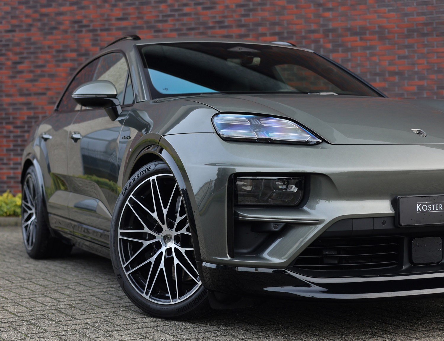 Porsche Macan Turbo Electric 100 kWh