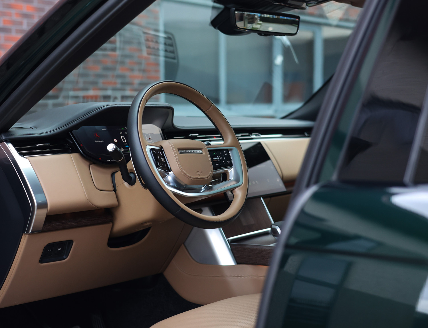 Land Rover Range Rover P550e Autobiography