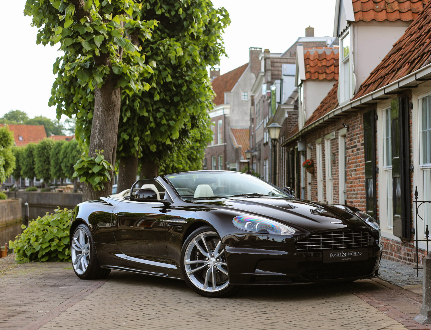 Aston Martin DBS Volante 6.0 V12