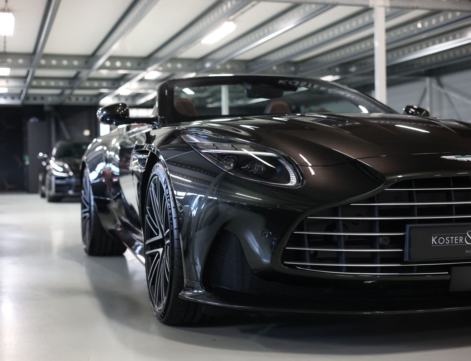 Aston Martin DB12 Volante 4.0 V8