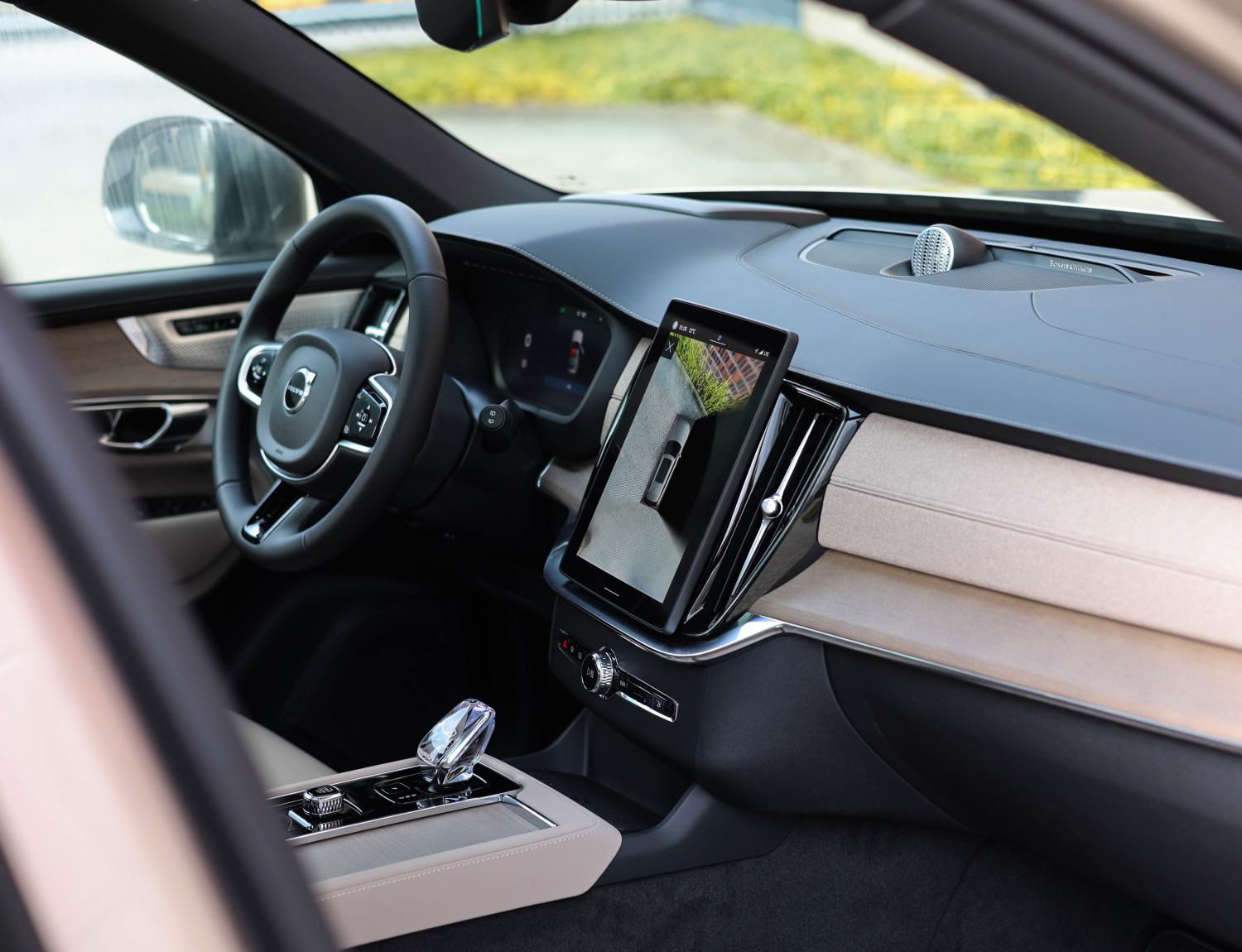 Volvo XC90 T8 Plug-in hybrid AWD Ultra Dark