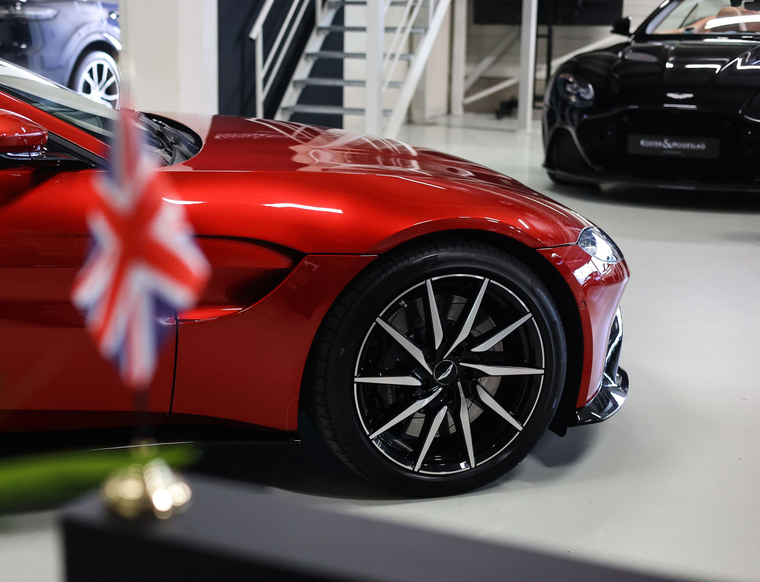Aston Martin Vantage 4.0 V8