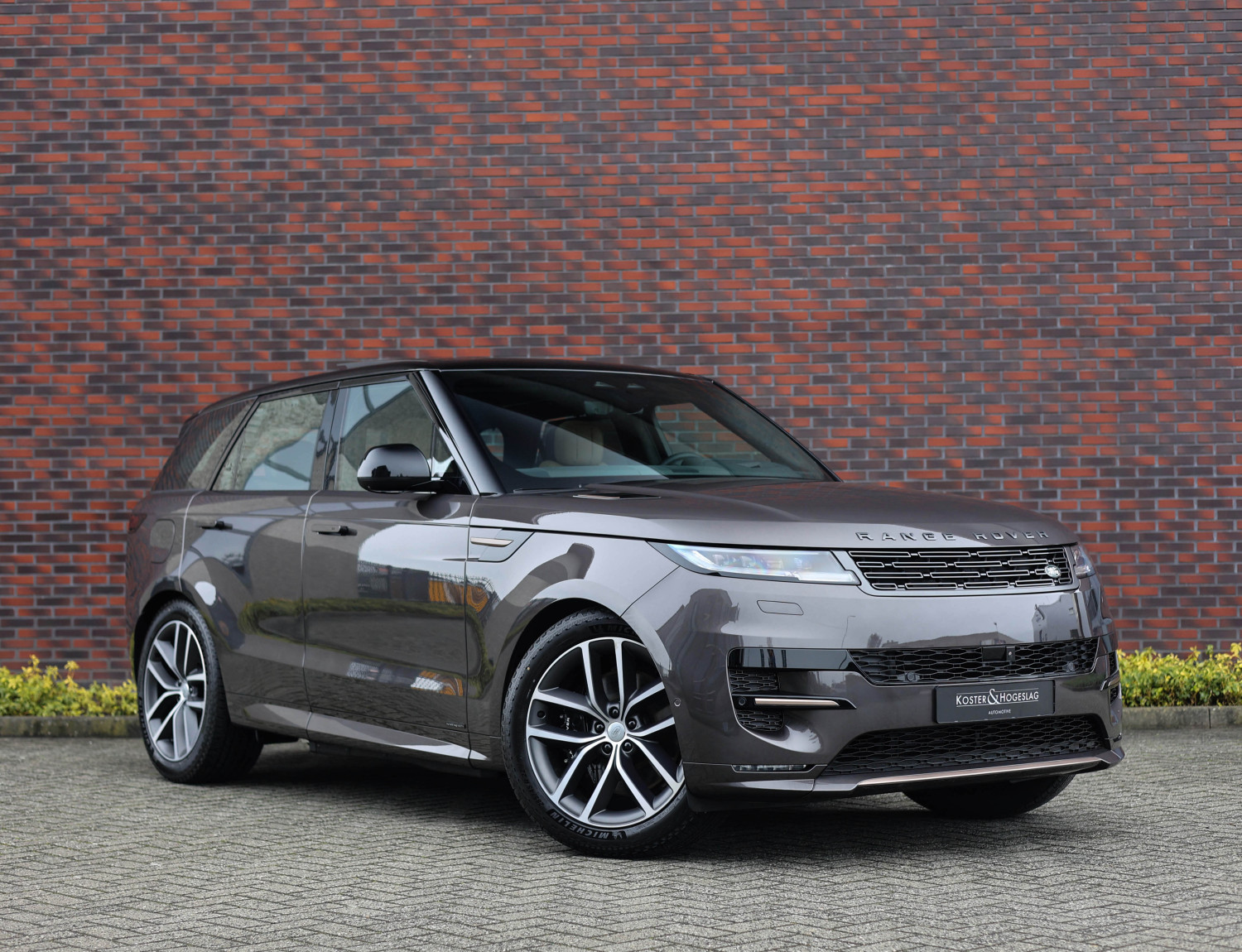 Land Rover Range Rover Sport P550e Autobiography