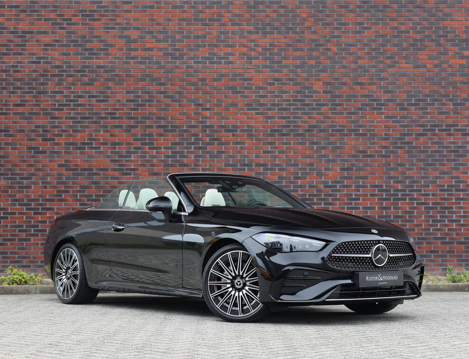 Mercedes-Benz CLE Cabriolet 300 4MATIC AMG Line