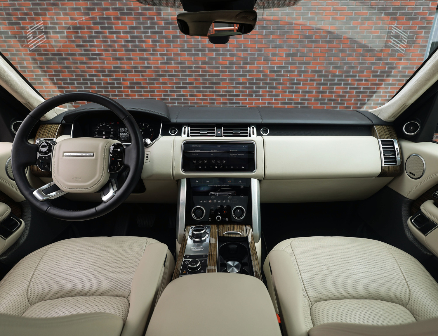 Land Rover Range Rover P400e Autobiography