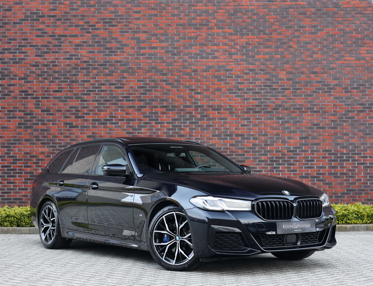 BMW 5 Serie Touring 530i xDrive High Executive