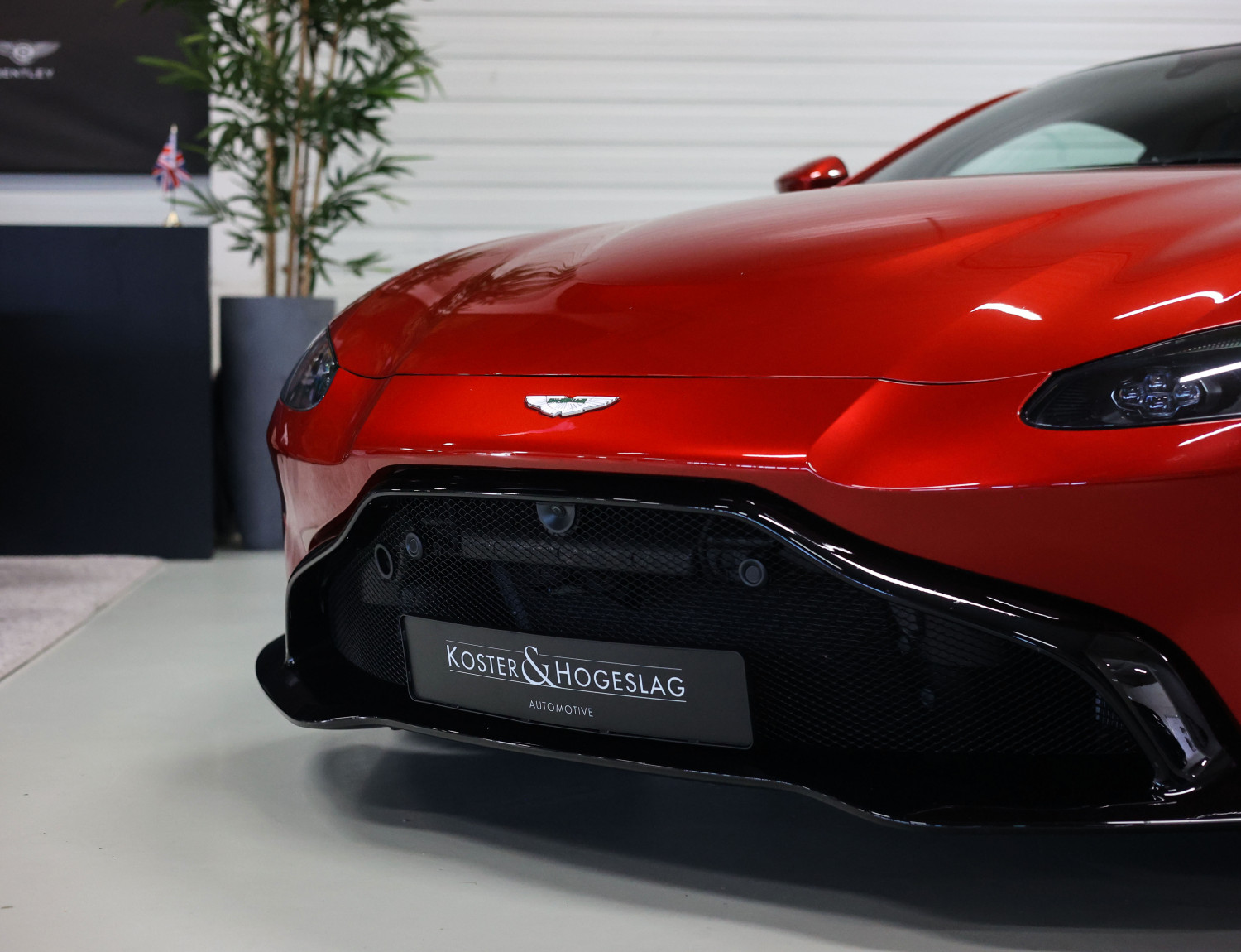 Aston Martin Vantage 4.0 V8