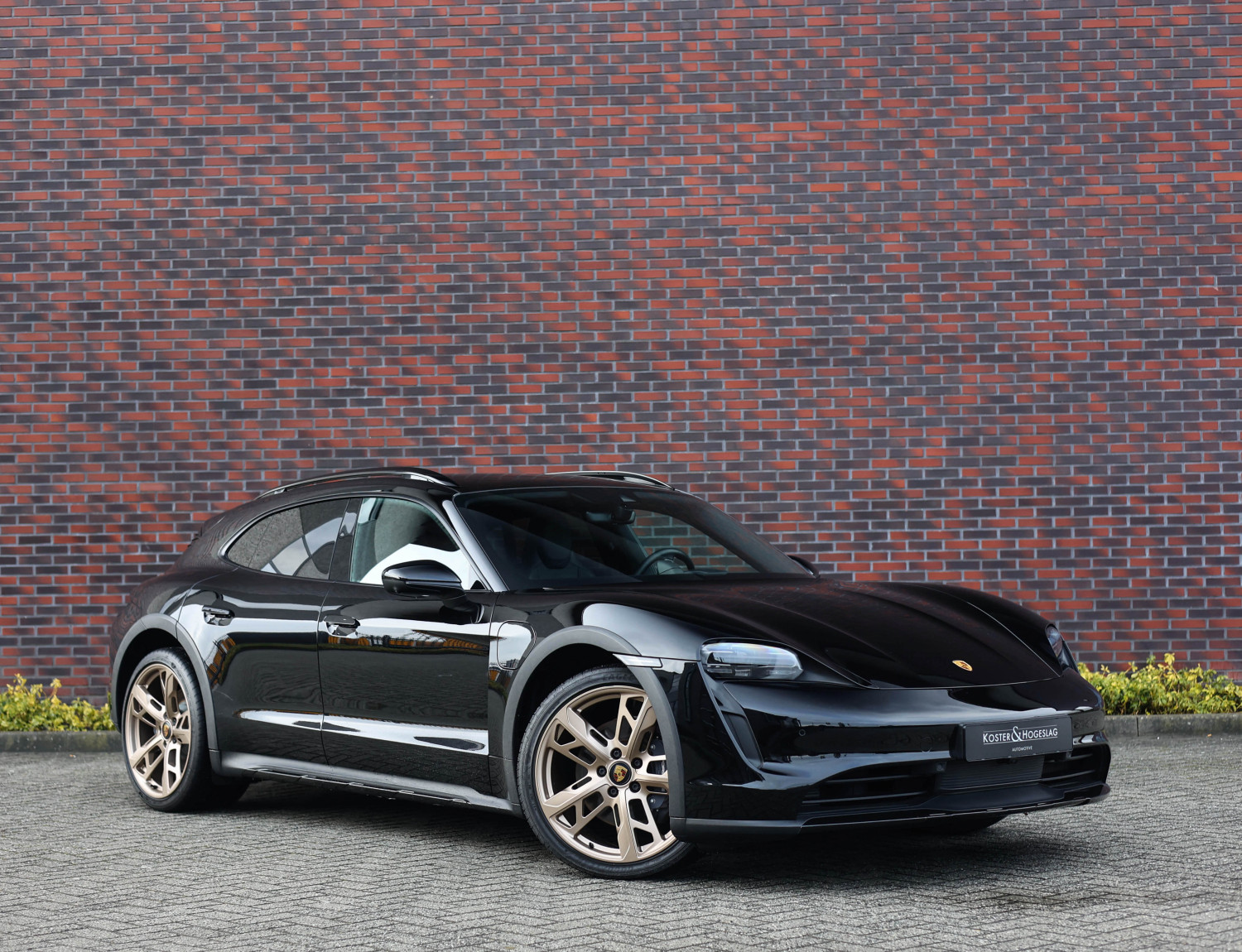 Porsche Taycan Cross Turismo 4
