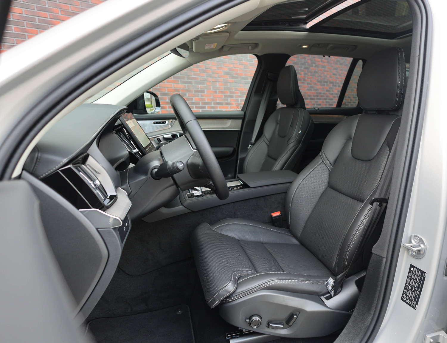 Volvo XC90 T8 AWD Ultra Dark