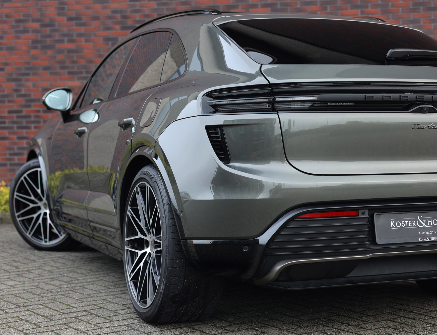 Porsche Macan Turbo Electric 100 kWh