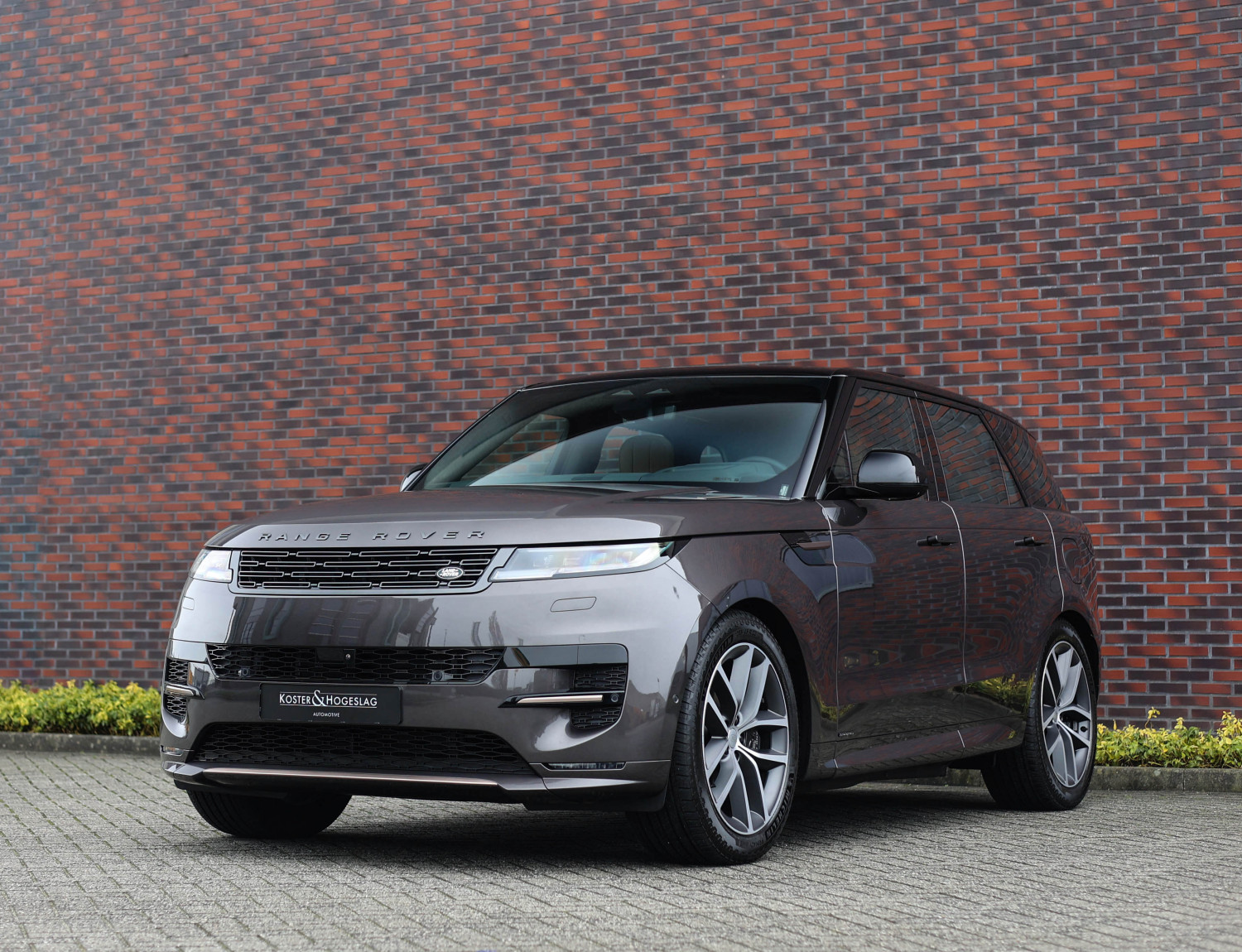 Land Rover Range Rover Sport P550e Autobiography