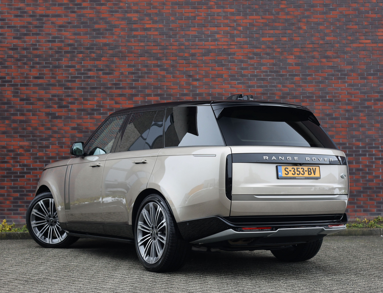 Land Rover Range Rover D250 HSE