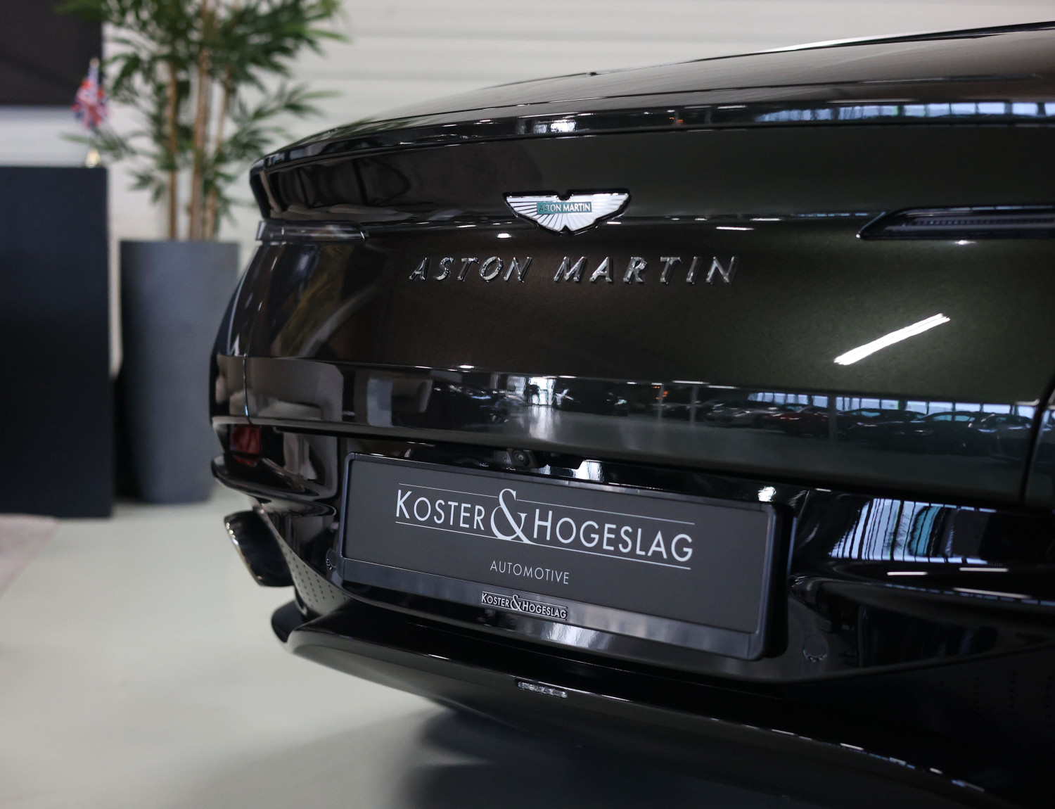 Aston Martin DB12 Volante 4.0 V8