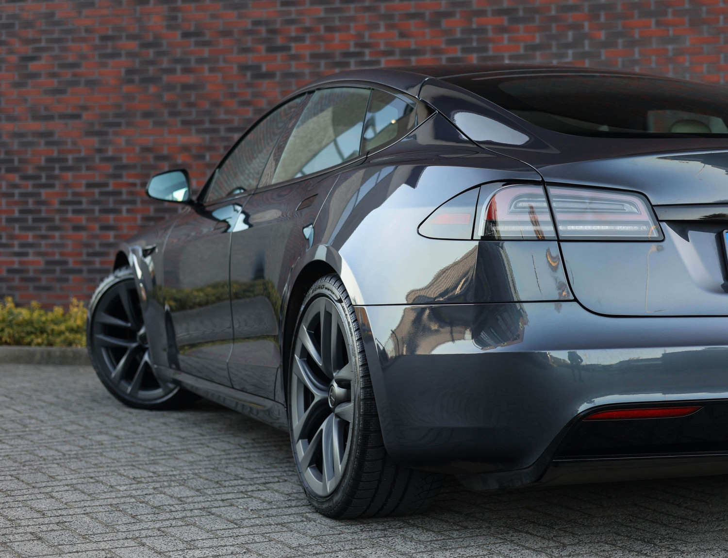 Tesla Model S Long Range