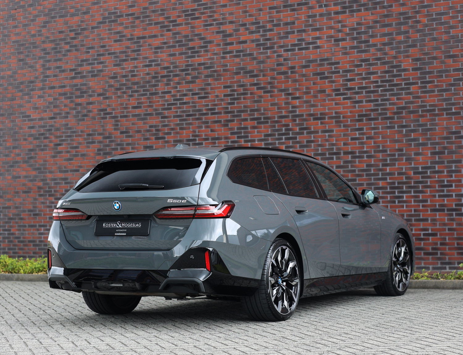 BMW 5 Serie Touring 550e xDrive