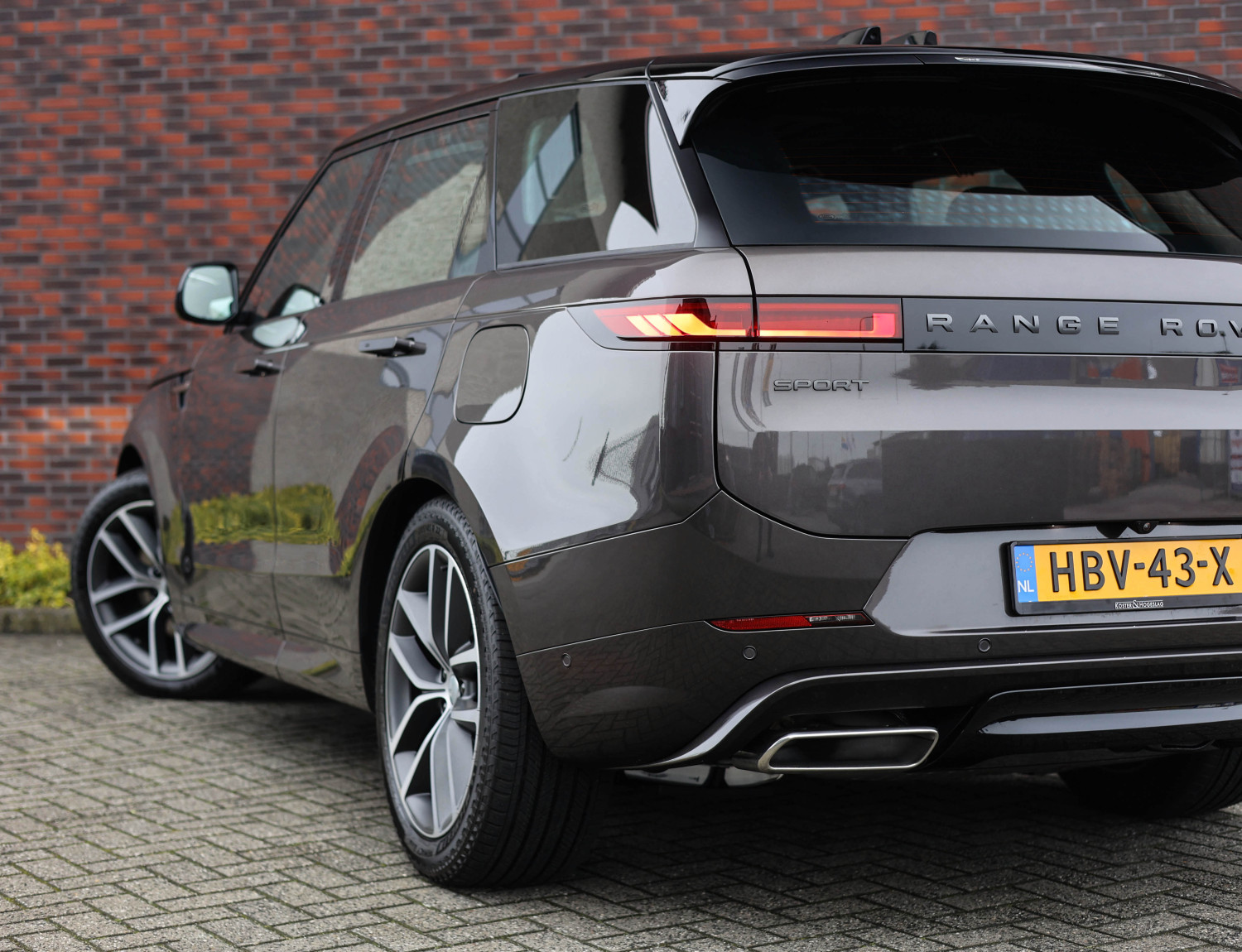 Land Rover Range Rover Sport P550e Autobiography