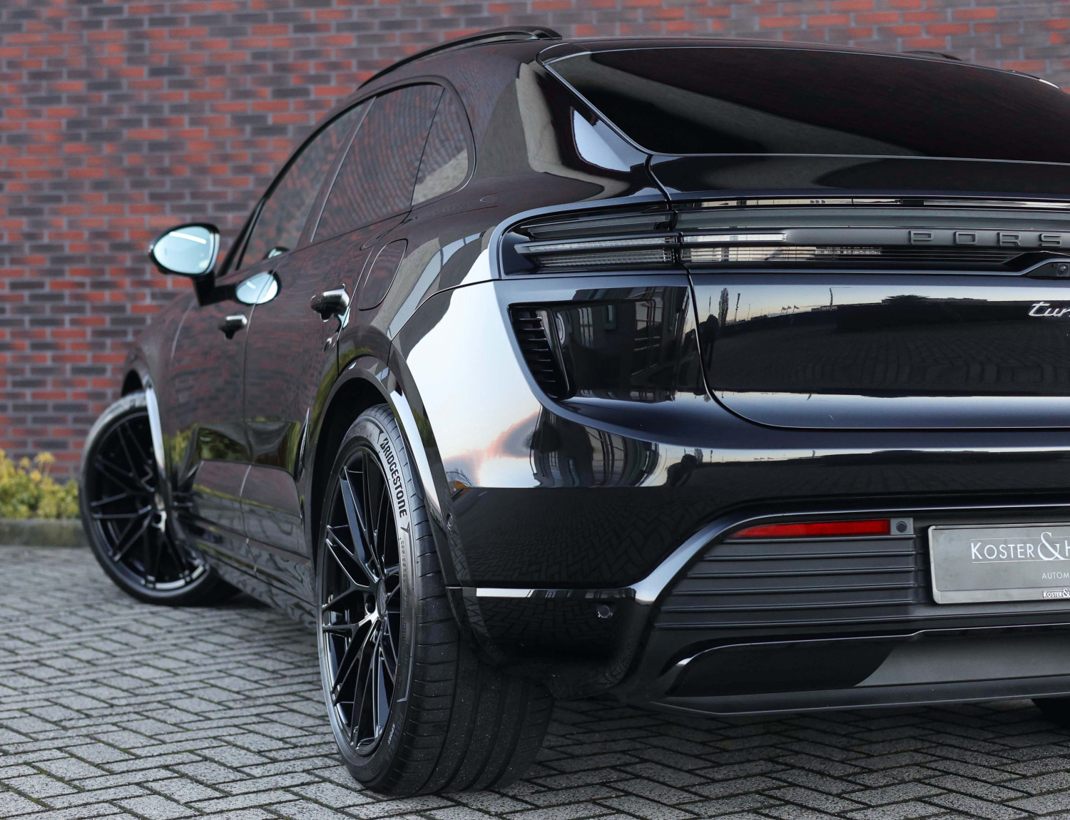 Porsche Macan Turbo Electric 100 kWh