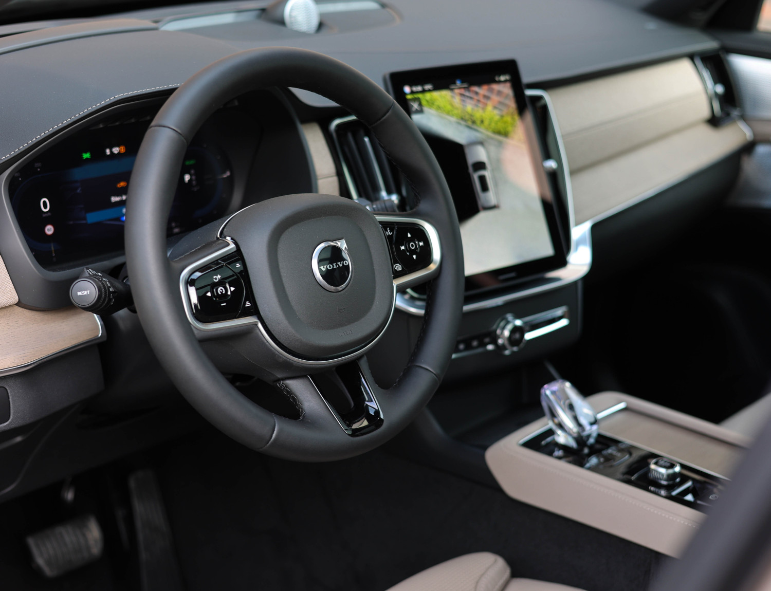 Volvo XC90 T8 Plug-in hybrid AWD Ultra Dark