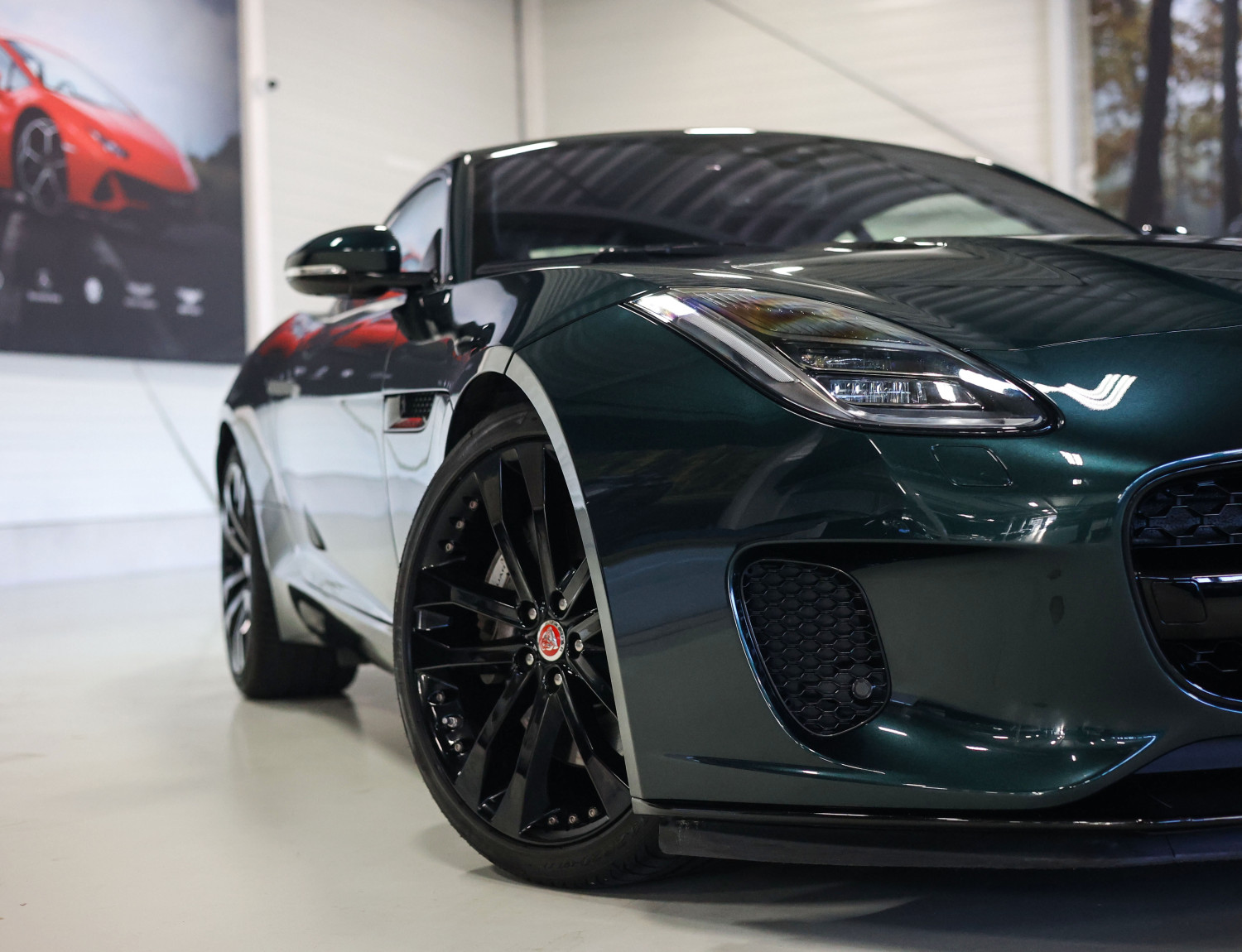 Jaguar F-Type P300 RWD R-Dynamic