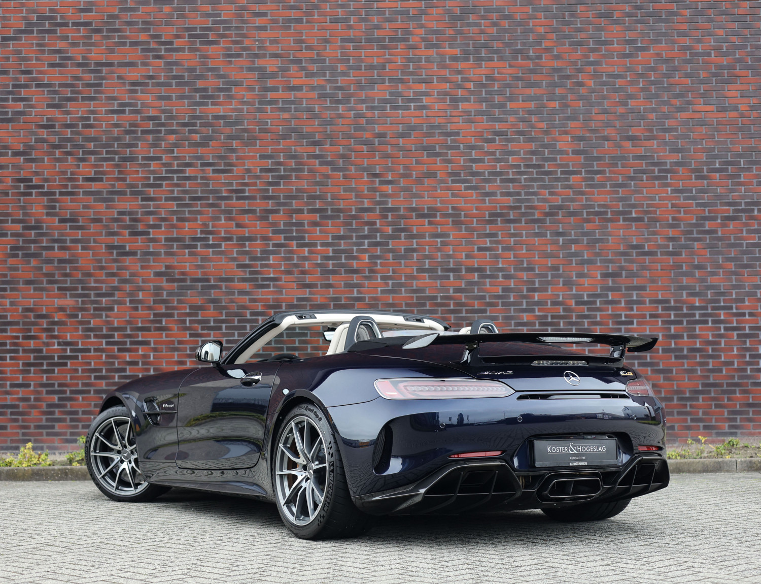 Mercedes-Benz AMG GT R Roadster