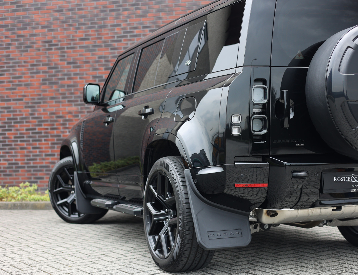 Land Rover Defender P400e 110 X-Dynamic HSE
