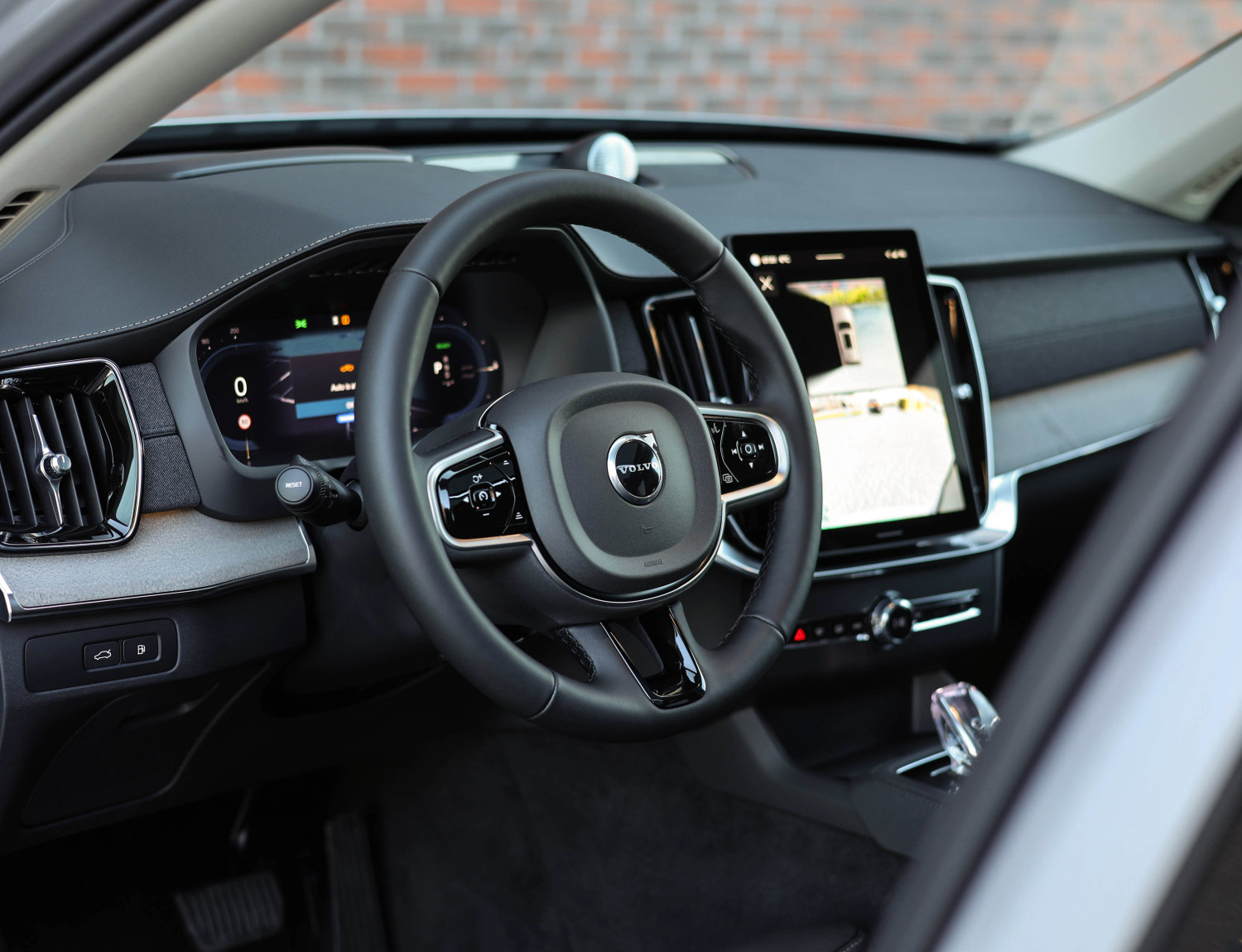 Volvo XC90 T8 AWD Ultra Dark